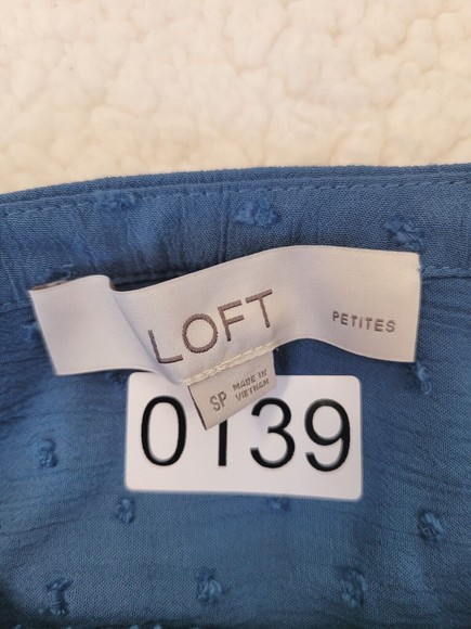 [139] LOFT Petite  Blue Button-Up  Blouse - Picture 8 of 8
